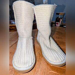UGG Classic Cardy Mid Calf Knit Crochet Boots Size 7 Woman's Sheepskin Footbed